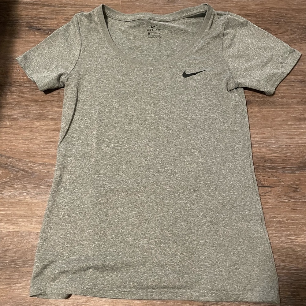 Nike Dri-Fit Running Shirt in Gray